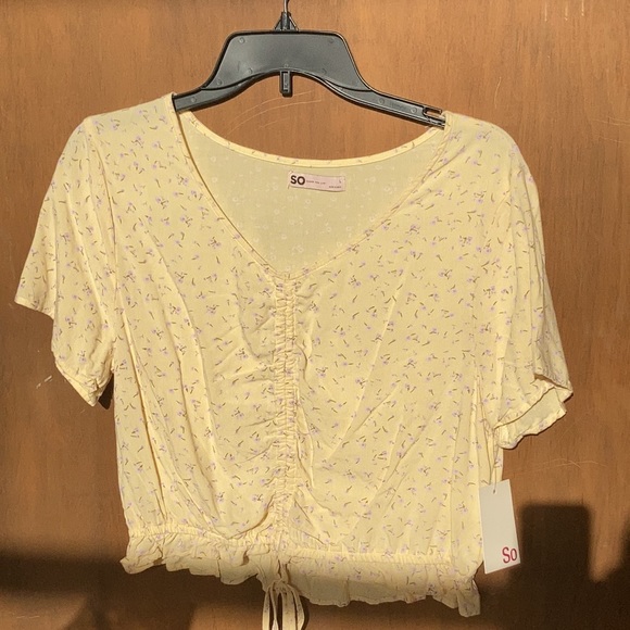 Relisted So yellow with floral print cinch front top size L - Picture 3 of 17